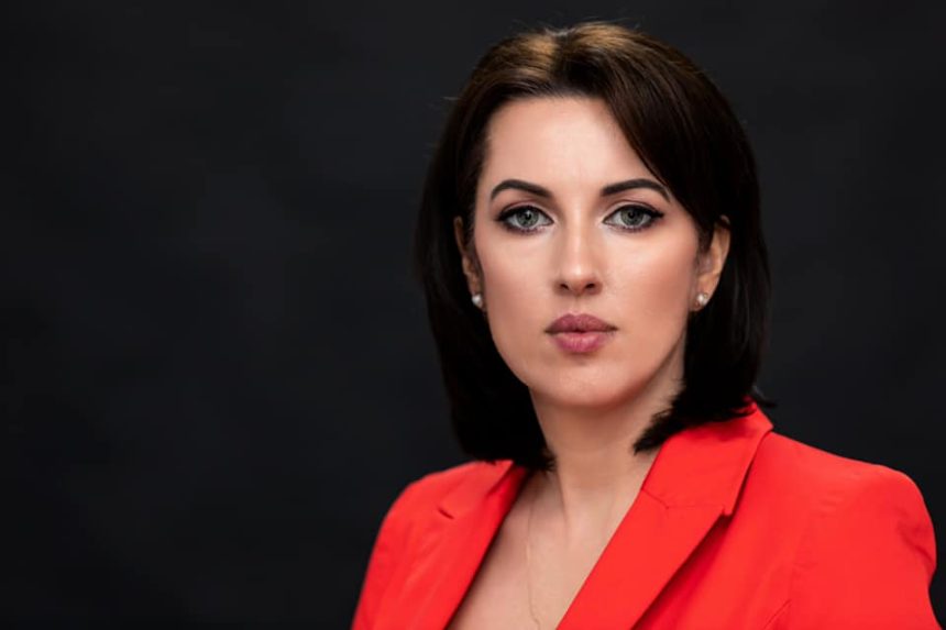 Subprefecta luptă cu focul