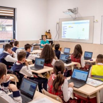 Investiție Majoră în Educație: 5 Milioane de Euro pentru Dotarea Școlilor din Târgu Jiu