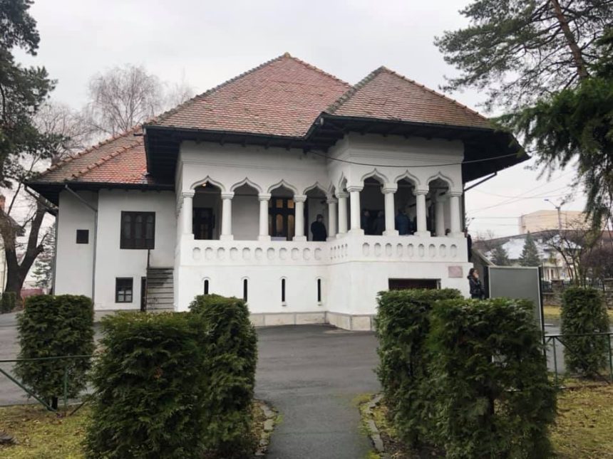 Expoziția de Sculptură și Desen ‘Omagiu lui Brâncuși’ la Muzeul Național din Târgu Jiu
